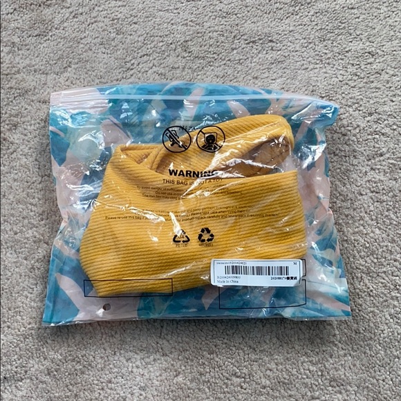 NWT Yellow cheeky biniki bottom - Picture 4 of 4